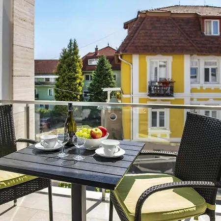 Carbona - Relax, Sissi