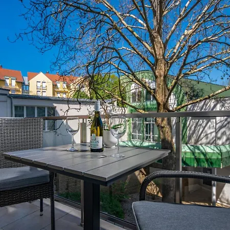 Carbona - Relax, Sissi