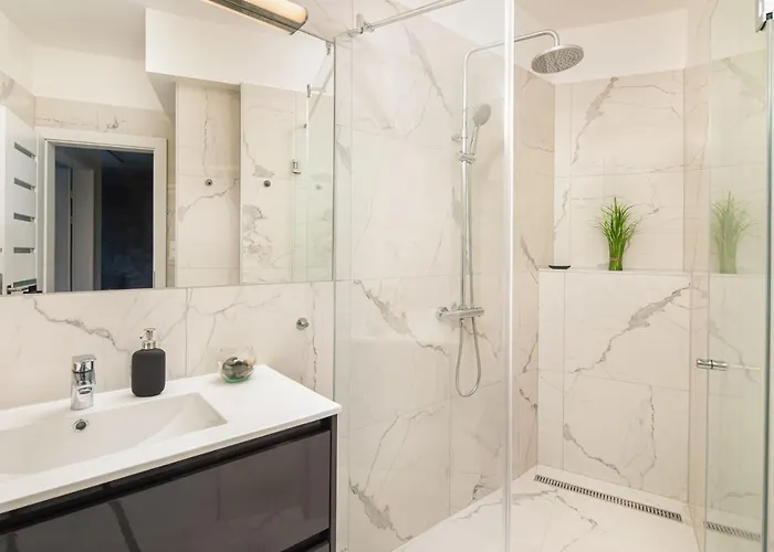 Carbona - Relax, Sissi Daire