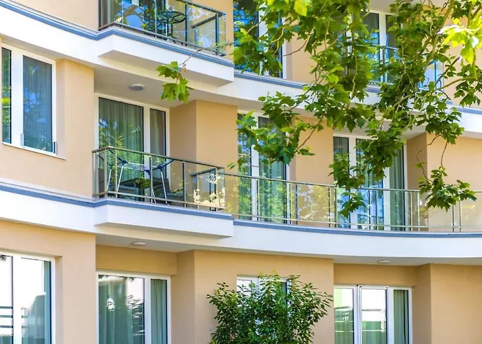 Daire Carbona - Relax, Sissi