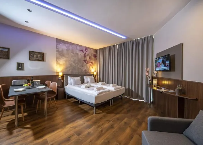 Carbona - Relax, Sissi Daire *