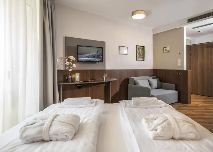 Carbona - Relax, Sissi Hévíz