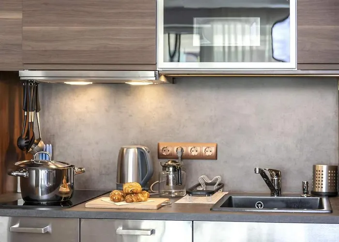 Carbona - Relax, Sissi Daire