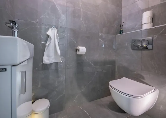 Carbona - Relax, Sissi Daire Hévíz